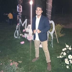 Meet your Posher, Cesar